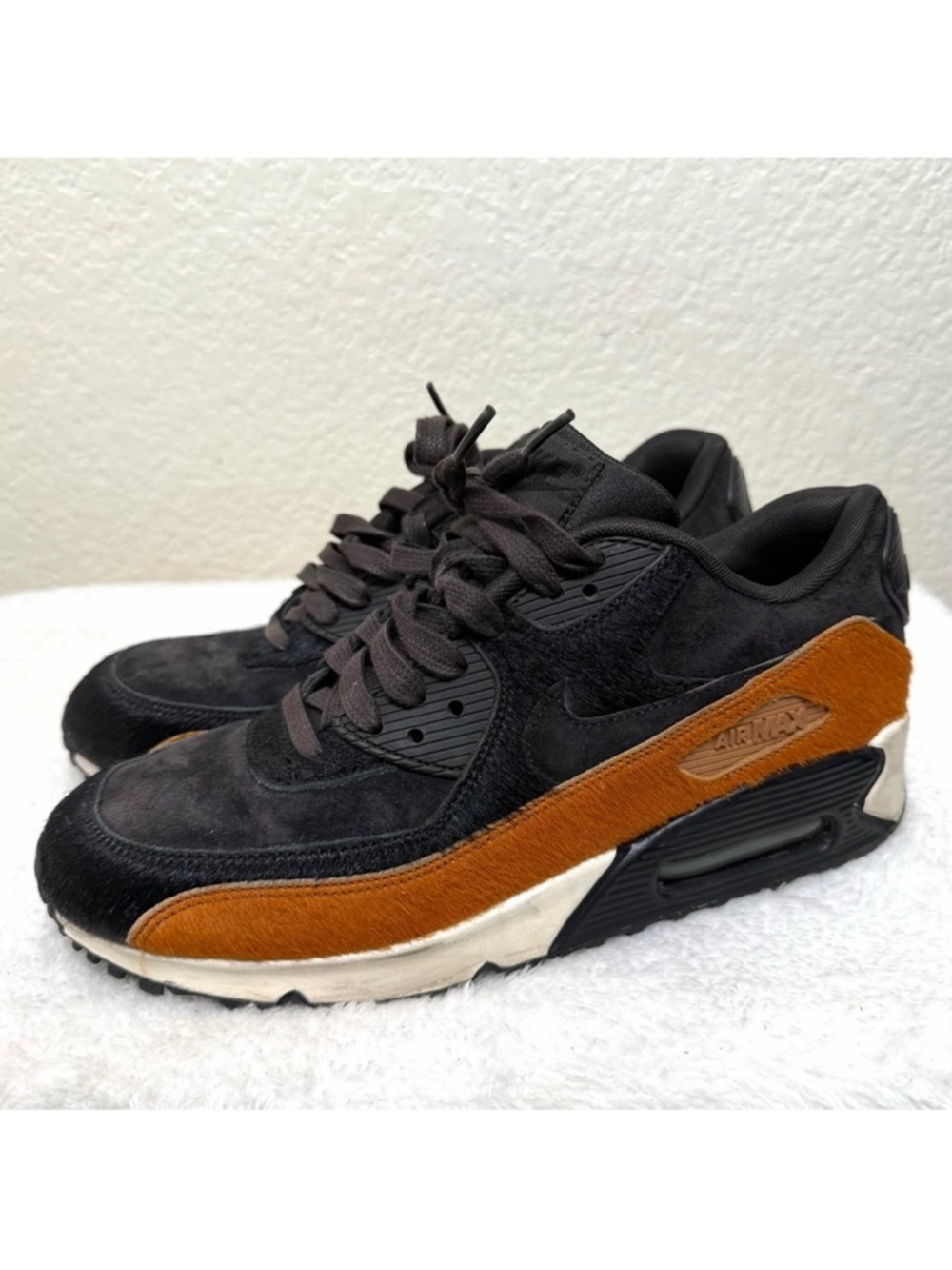 Nike WMNS Air Max 90 LX Pony Hair athletic sneakers Tar Black and Cider Size 8.5